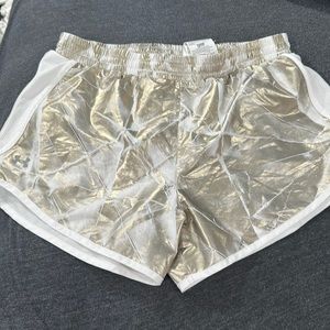 Under armour heat gear workout shorts size small gold & whiten